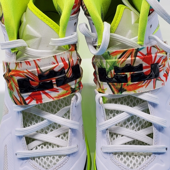 Lebron James Zoom Soldier VII KINGS PRIDE White Black Volt 599264-103 Size 7.5 - Picture 8 of 12